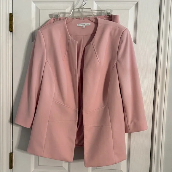 Women's Pink Skirt Suit - Picture 1 of 1